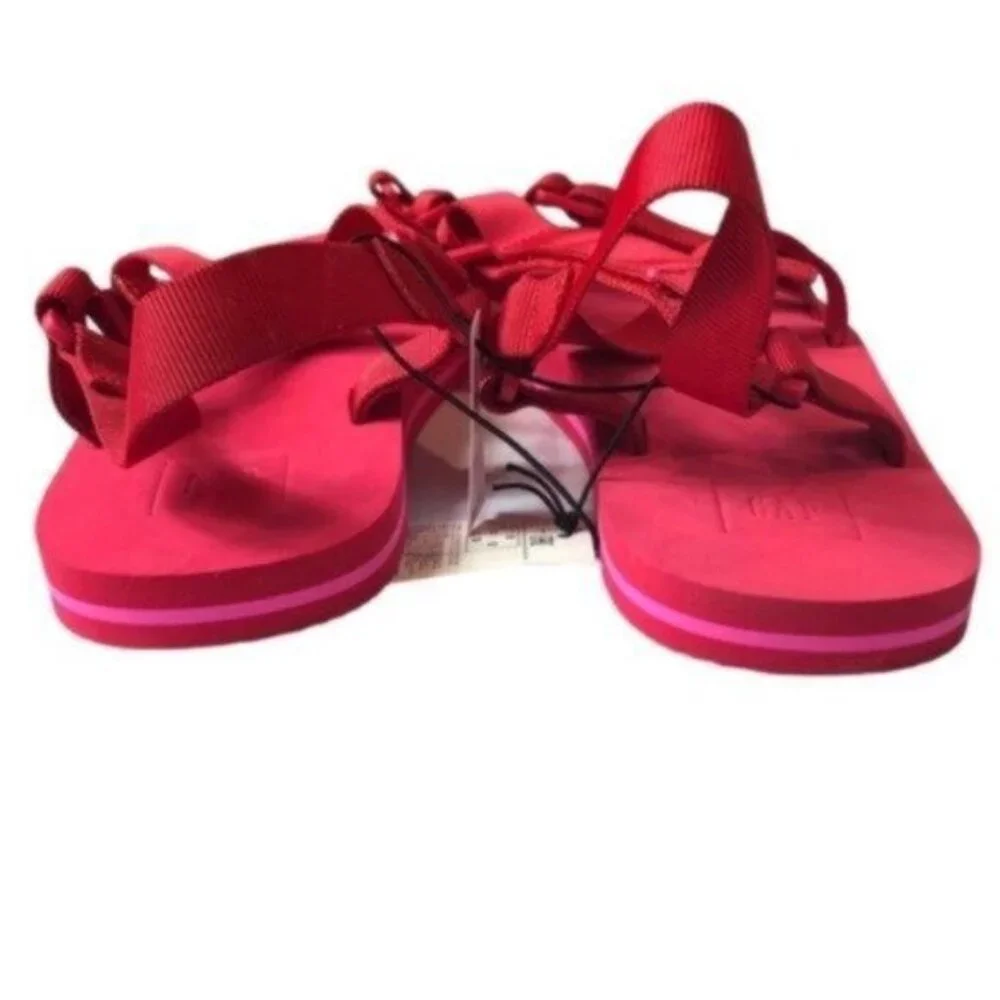 NWT GAP Red Sporty Strappy Flat Sandals Medium